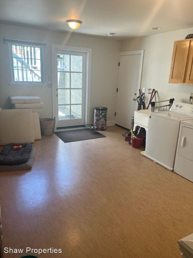 Building Photo - 5 br, 3.5 bath House - 5830 Ross St.