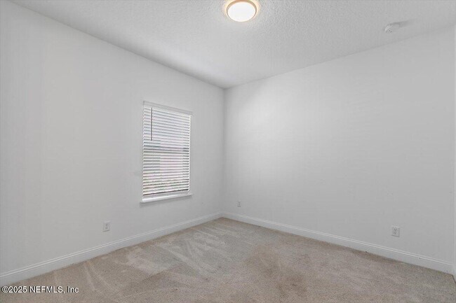 Building Photo - 21 Pine Candle Way