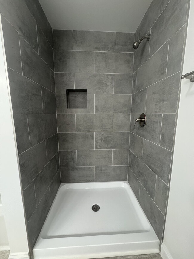 Building Photo - 203 Quinn Hill Ln