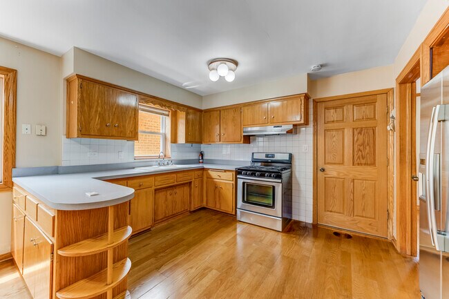Building Photo - 5328 Latrobe Ave
