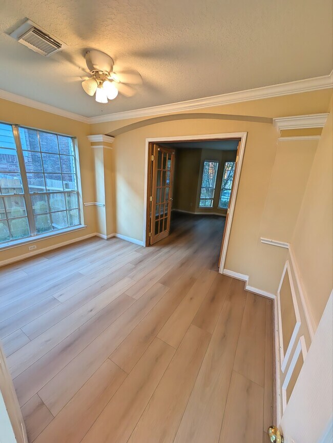 Building Photo - 18927 Hikers Trail Dr