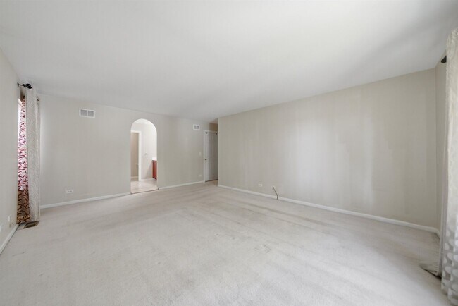 Building Photo - 9165 Buckingham Ct