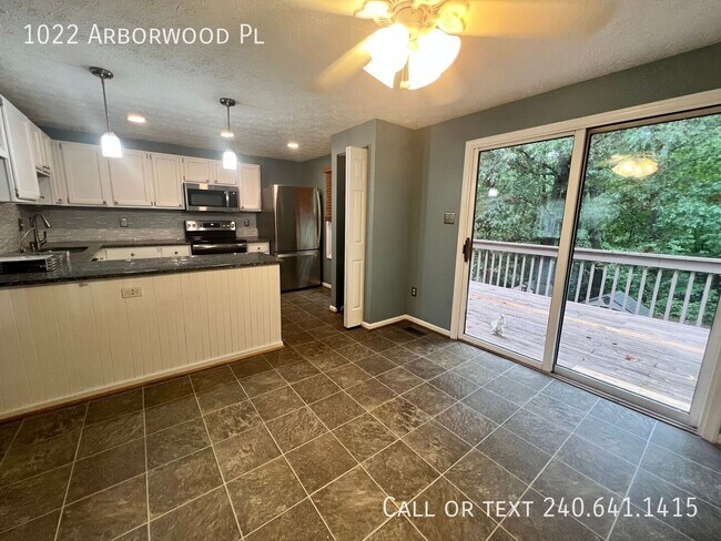 Building Photo - 1022 Arborwood Pl
