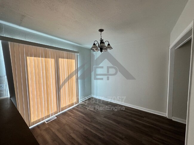 Building Photo - 405 Norton Cir