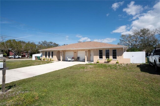 Building Photo - 903 SE 23rd Pl