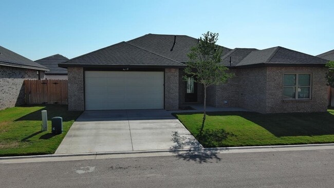 Primary Photo - 1104 Osprey Dr