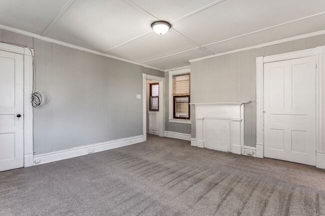 Building Photo - Updated House for Rent in Carrick!