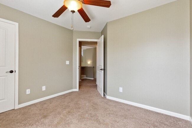 Building Photo - 1275 Golden Eagle Way
