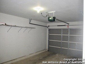 Building Photo - 115 McLennan Oak