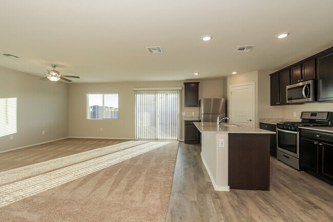 Building Photo - 7084 S Victor Dr