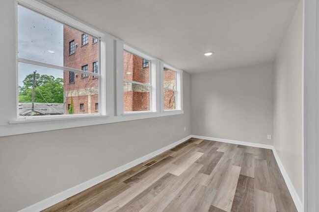 Building Photo - 1230 29th St S