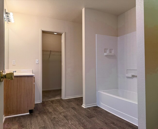 Building Photo - 1277 Sunrise Dr