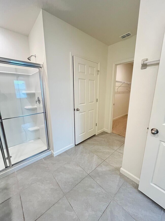 Building Photo - 1570 San Filippo Dr SE