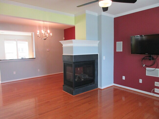 Building Photo - 469 Rolkin Rd