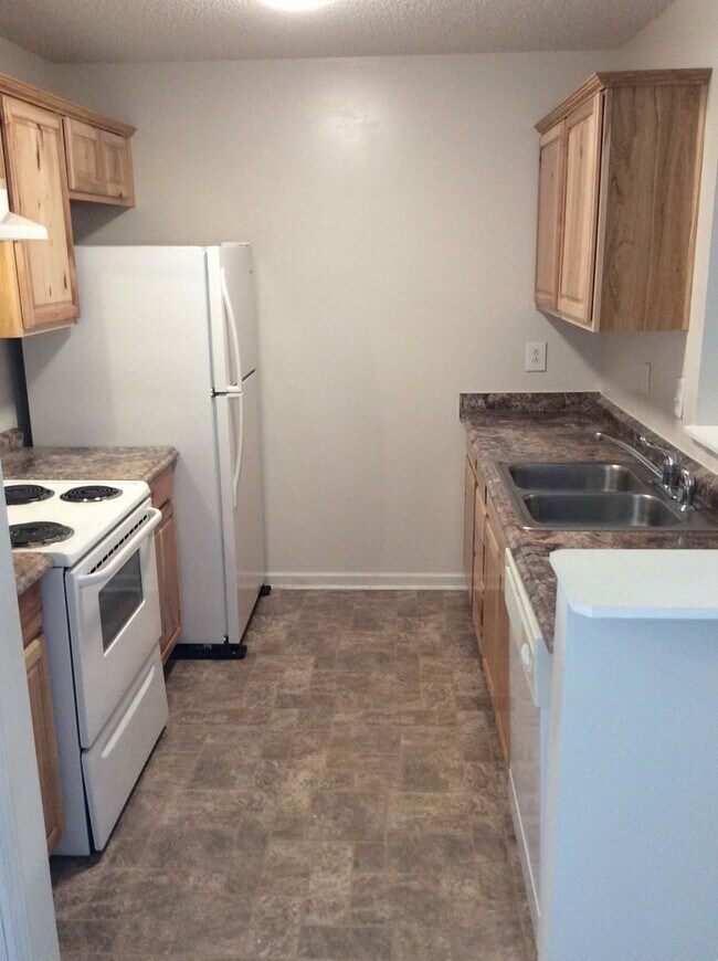 Building Photo - 111 Jerrett Ln