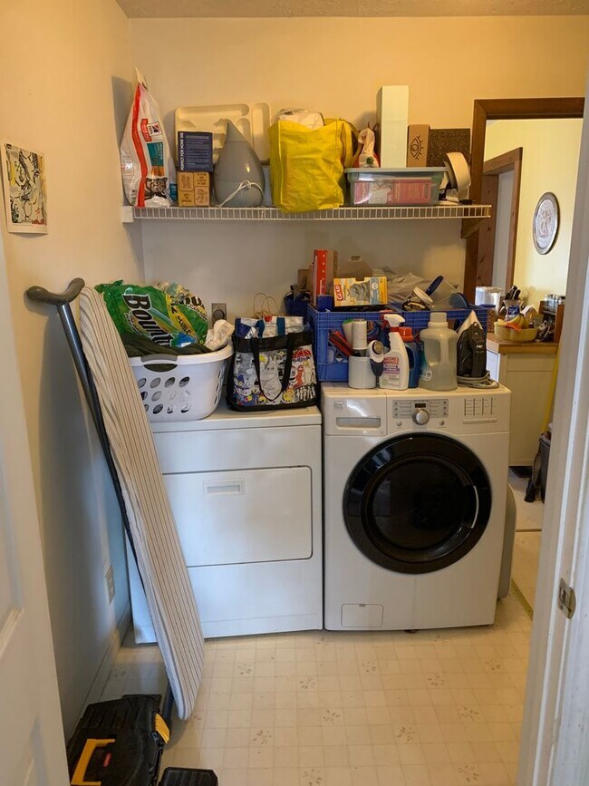 Building Photo - 2 Bed/2 Bath Home Just Minutes Away From Switchyard Park! - Available July 2026