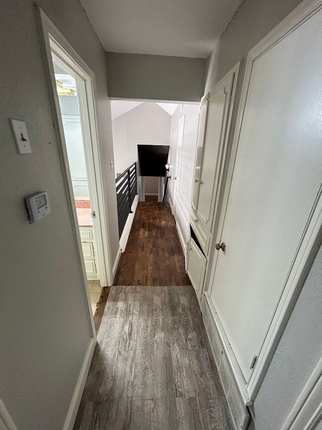 Building Photo - Discover the perfect mix of elegance and c...