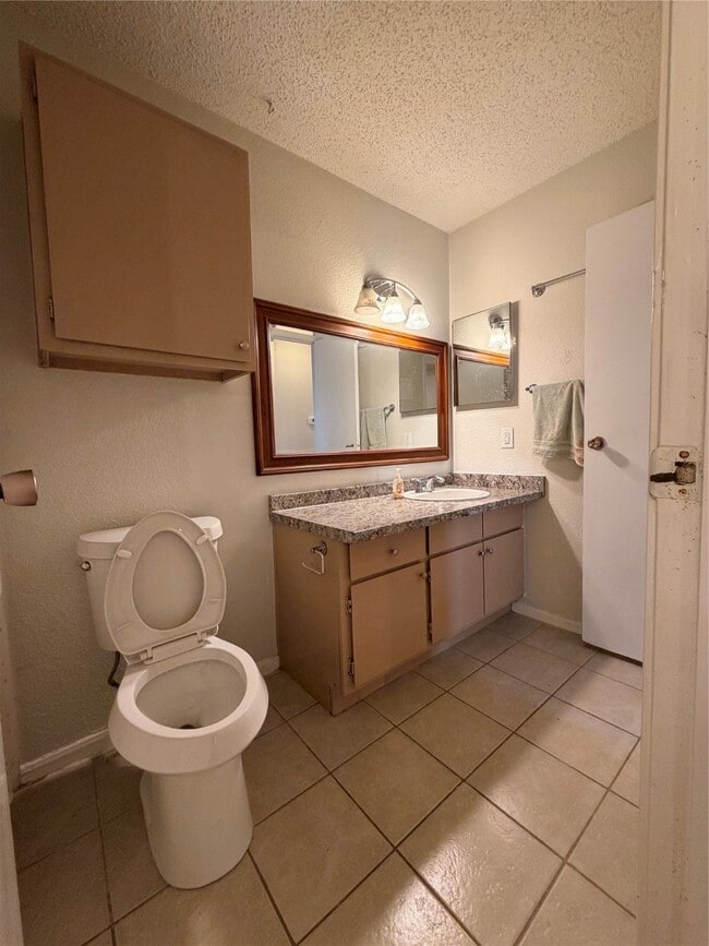 Building Photo - 12660 Ashford Point Dr