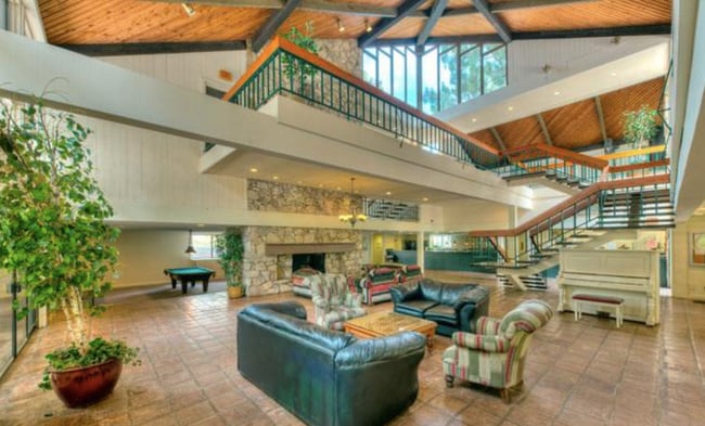 Complex clubhouse - 7742 Redlands St