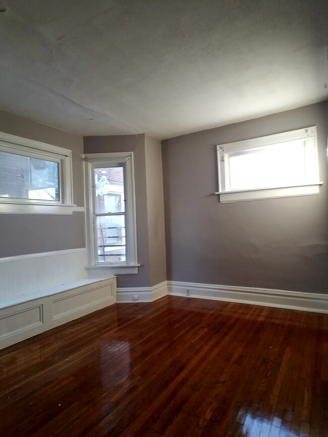 Building Photo - 2535 Summit Street