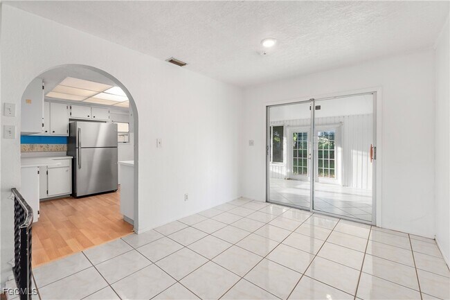 Building Photo - 2330 Caladium Rd