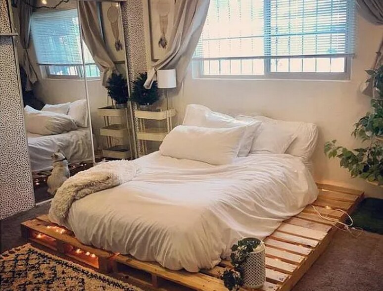 Building Photo - 832 E Adams St