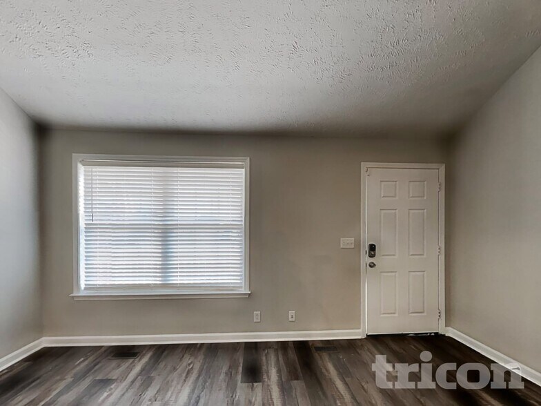 Building Photo - 110 Aretha Ct