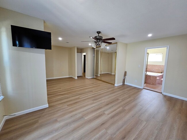 Building Photo - Spacious 4-Bedroom Home on the El Cerrito ...