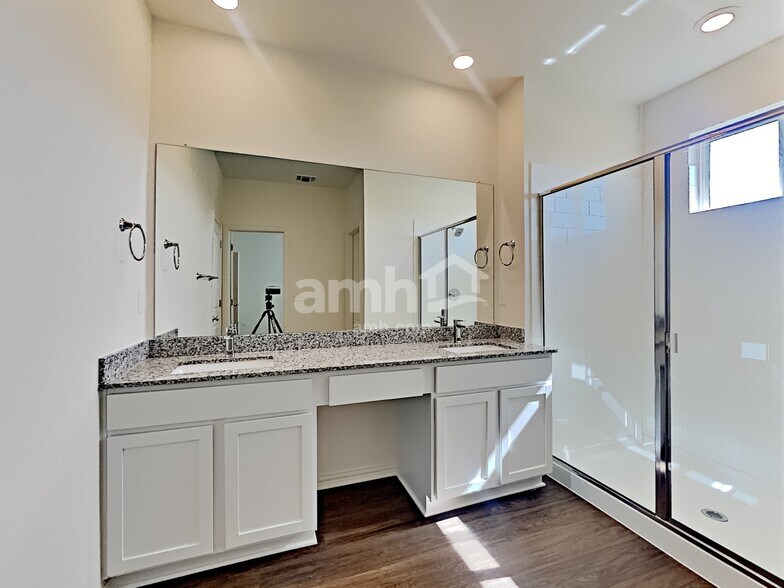 Building Photo - 325 Pebble Beach Run