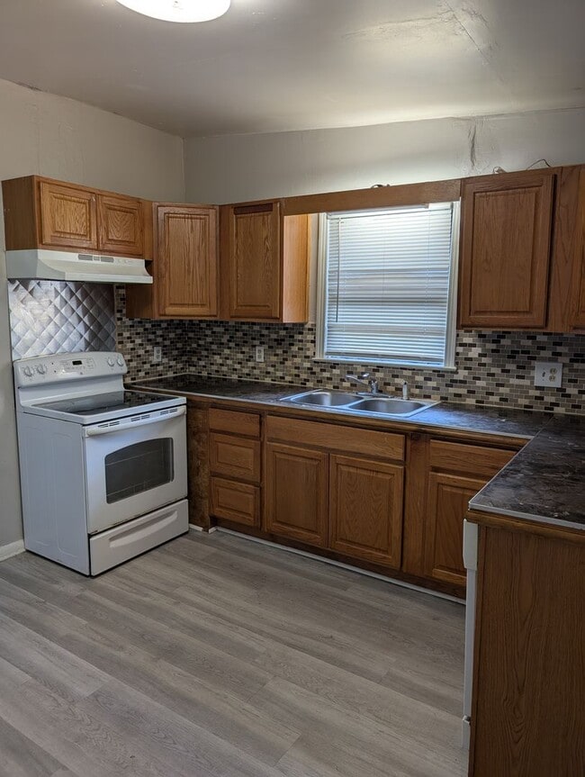 Building Photo - 1513 Atkamire Dr