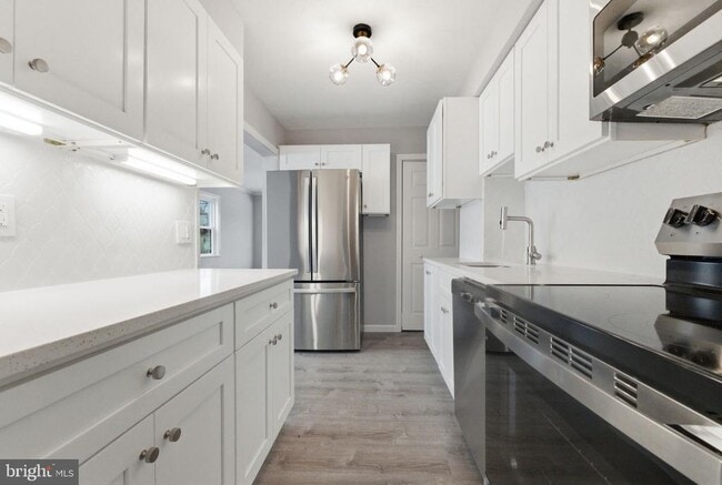 Building Photo - 43 Freeman St