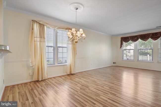 Building Photo - 17075 Four Seasons Dr
