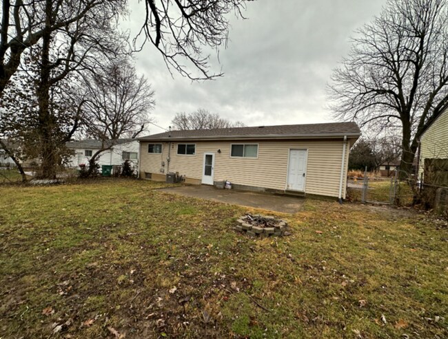 Building Photo - Adorable 3-Bedroom Home with Modern Comfor...