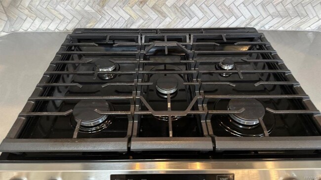 Building Photo - 1425 Blairwood