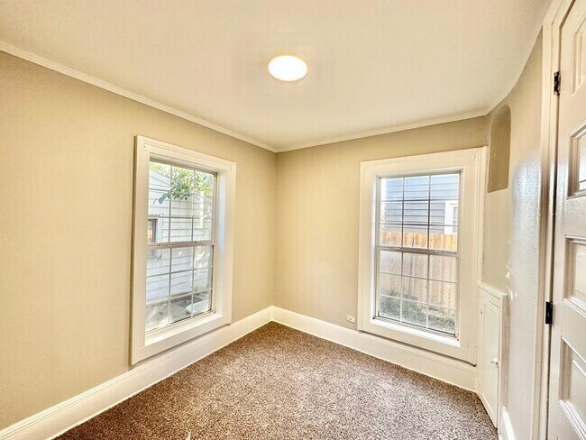 Building Photo - 1505 24th St