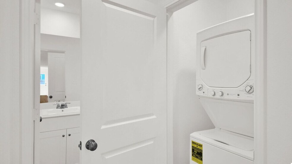 Building Photo - 136 Jack Browning Dr