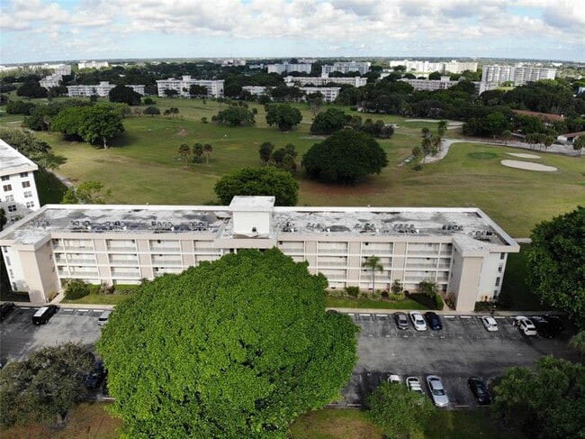 Building Photo - 2601 S Course Dr