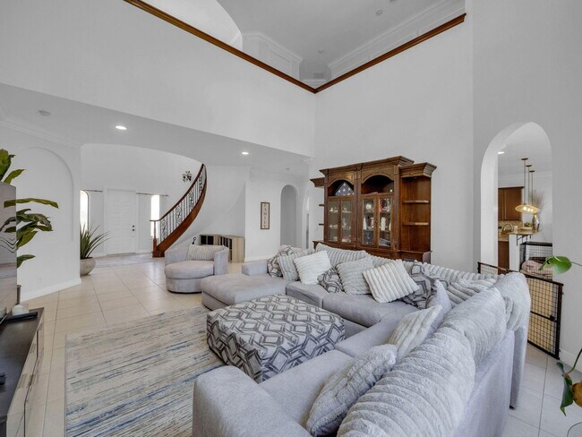 Building Photo - 8703 Club Estates Way