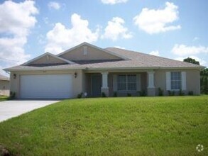 Building Photo - Large 3 bedroom single family home!