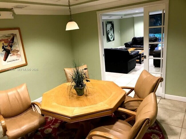 Building Photo - 151 NE 16th Ave