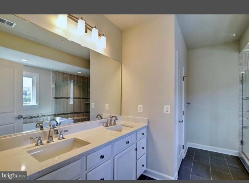 Primary Bath - 1702 Gray Shale Ter SE
