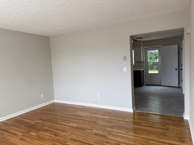 Building Photo - 1014 Bridle Ct