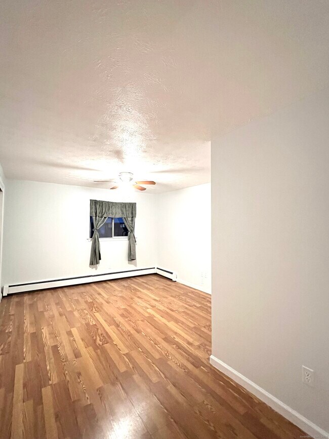 Building Photo - 131 Woodland Dr