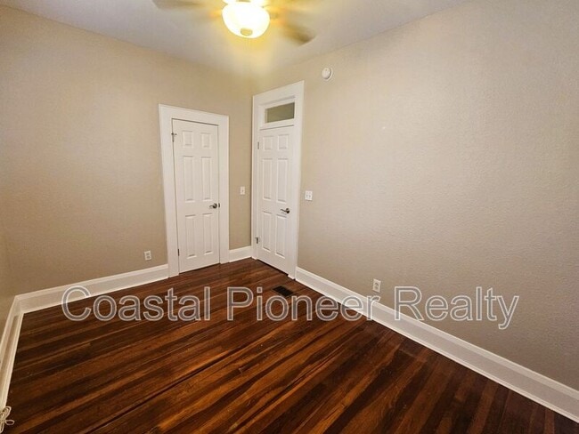 Building Photo - 209 S Westland Ave