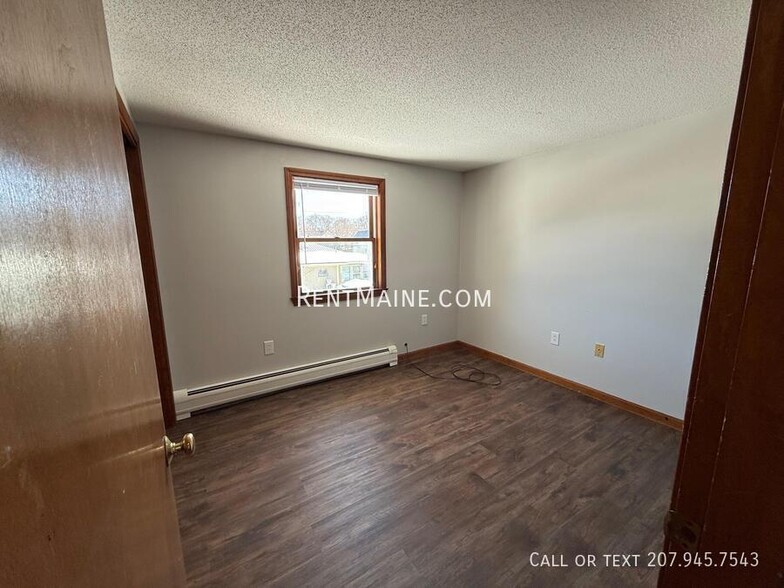 Building Photo - 381-385 Pine St.