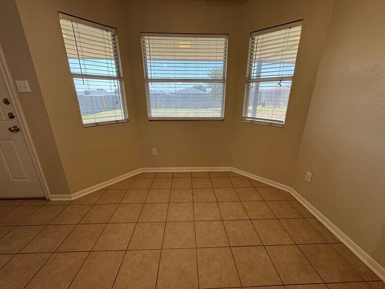 Building Photo - 4304 Sand Dollar Dr