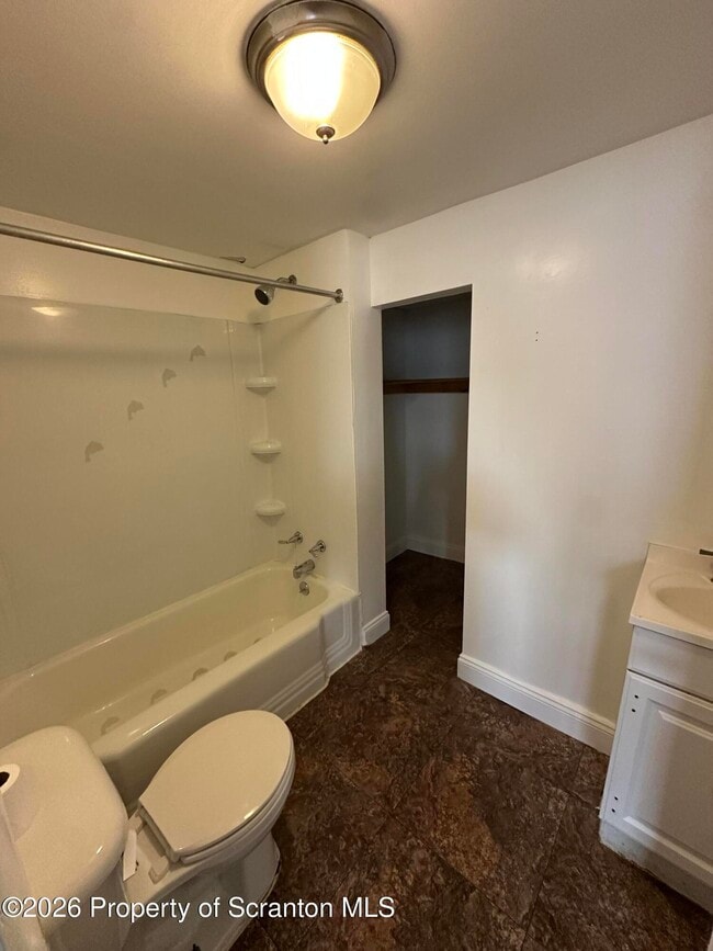 Building Photo - 32 Murray St