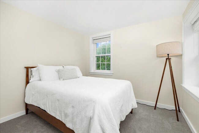 Building Photo - 656 Washington Blvd