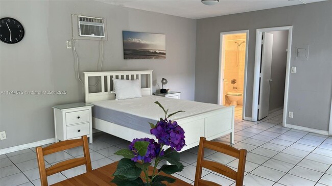 Building Photo - 90 Isle of Venice Dr