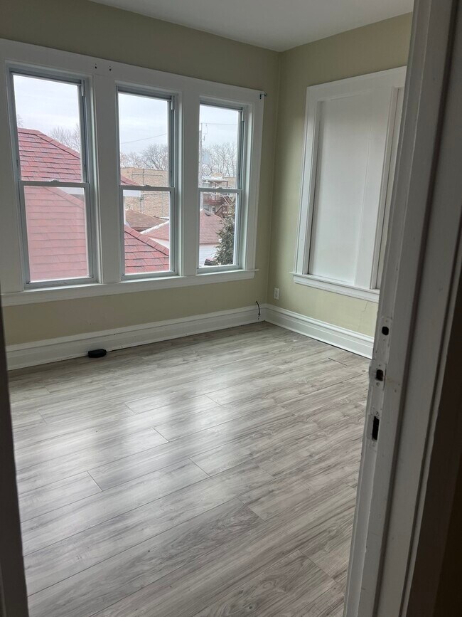 Building Photo - 6136 S Mozart St